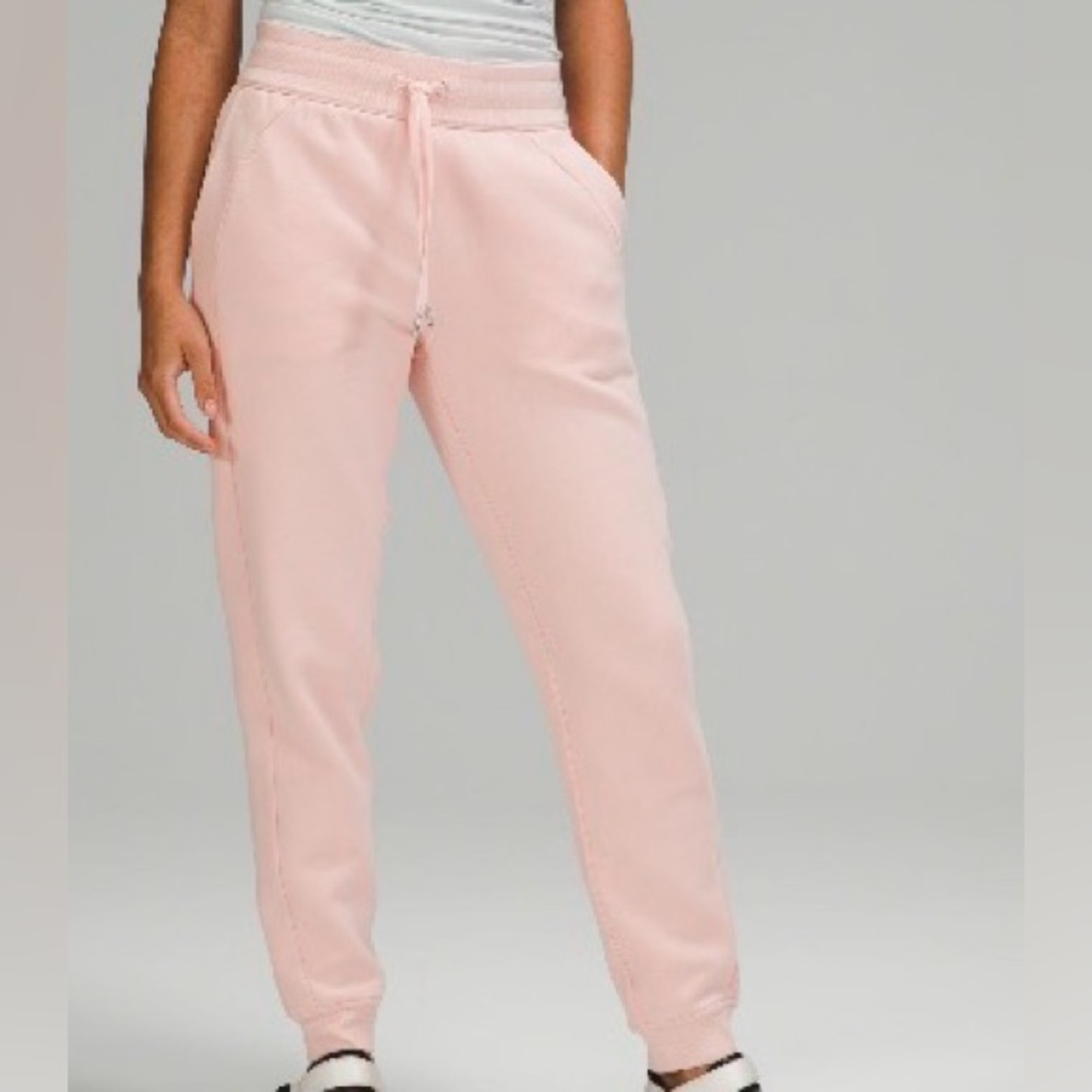 Lululemon Scuba High-Rise Jogger in Pink Mist